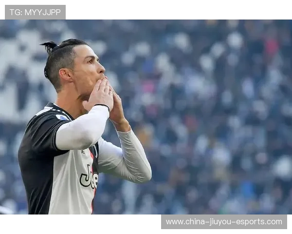 尤文图斯—罗纳尔多右脚弧线球再现经典